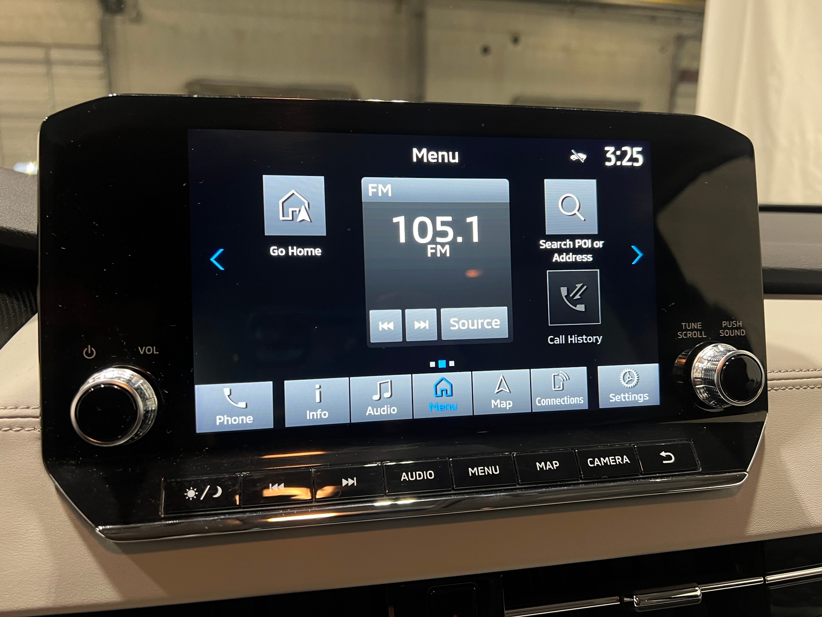 Thumbnail: 2023 Mitsubishi Outlander - 3