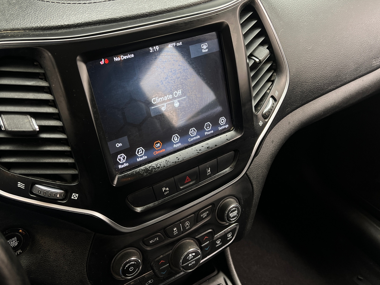 Thumbnail: 2021 Jeep Cherokee - 3