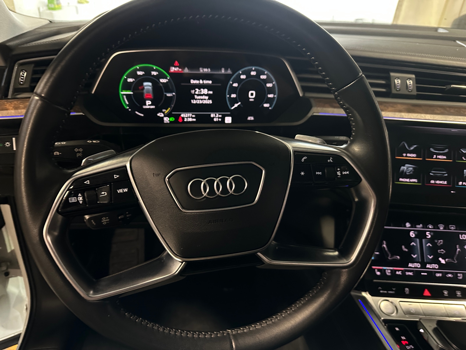 Thumbnail: 2019 Audi e-tron - 4