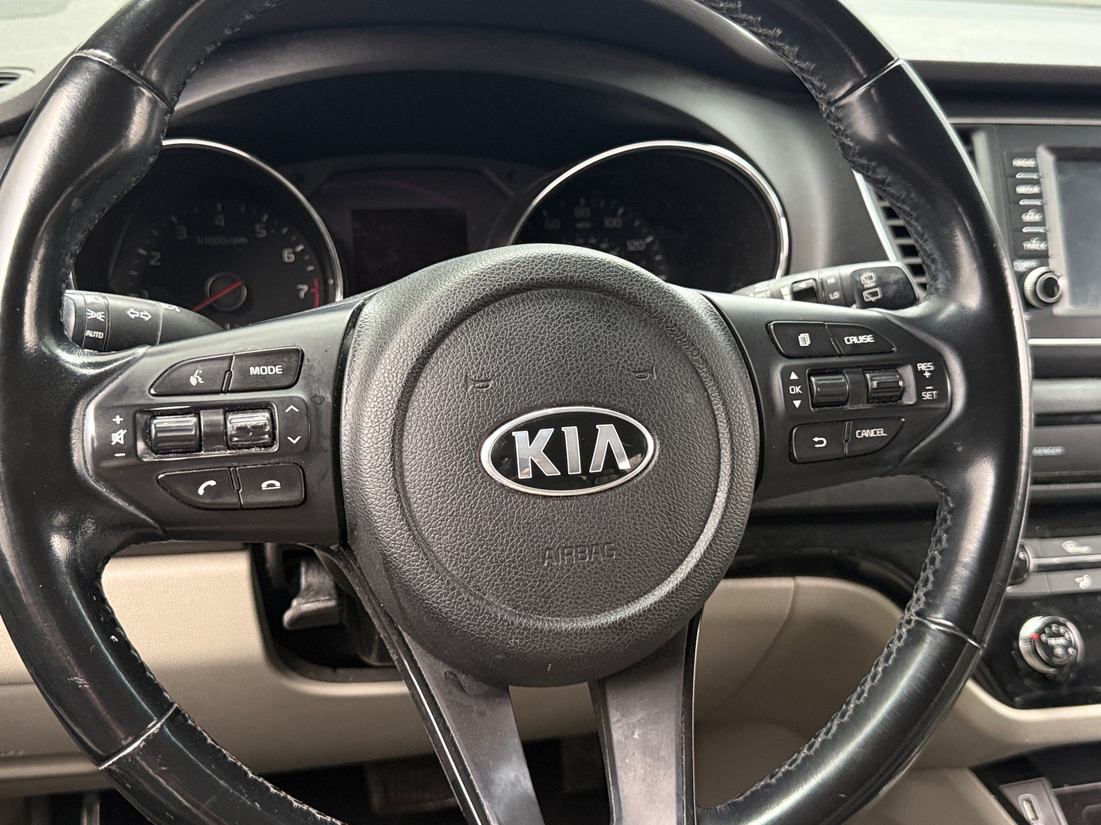 Thumbnail: 2020 Kia Sedona - 4