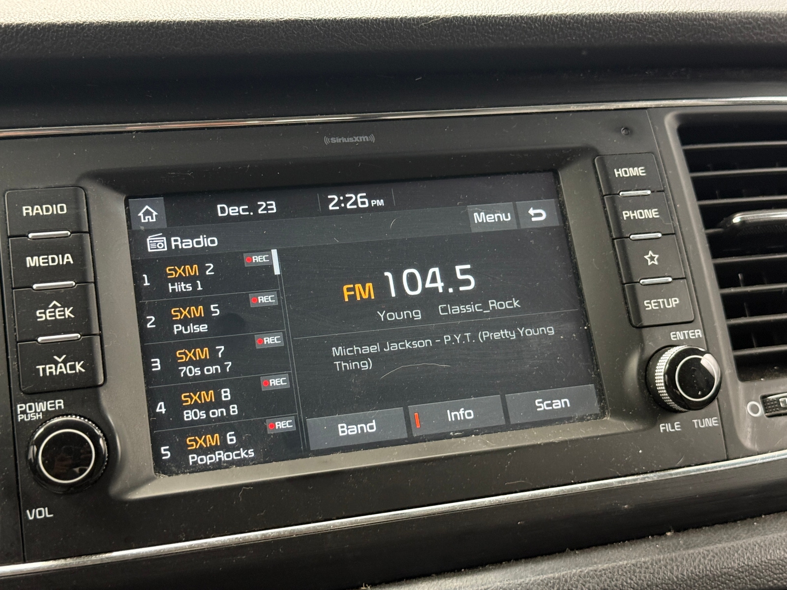 Thumbnail: 2020 Kia Sedona - 3