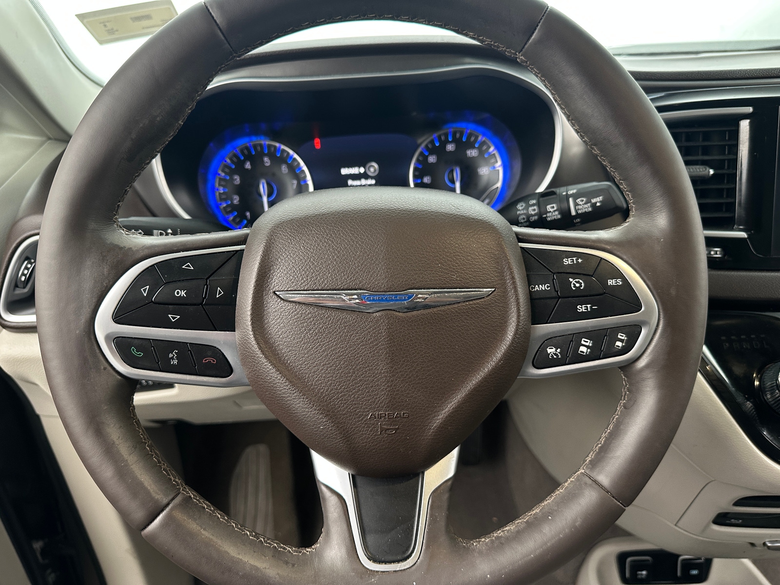 Thumbnail: 2017 Chrysler Pacifica - 4