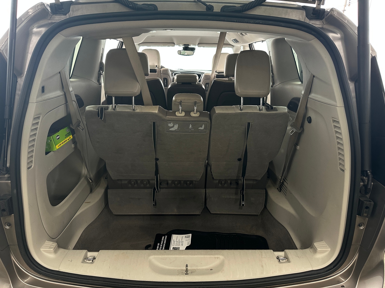 Thumbnail: 2017 Chrysler Pacifica - 6