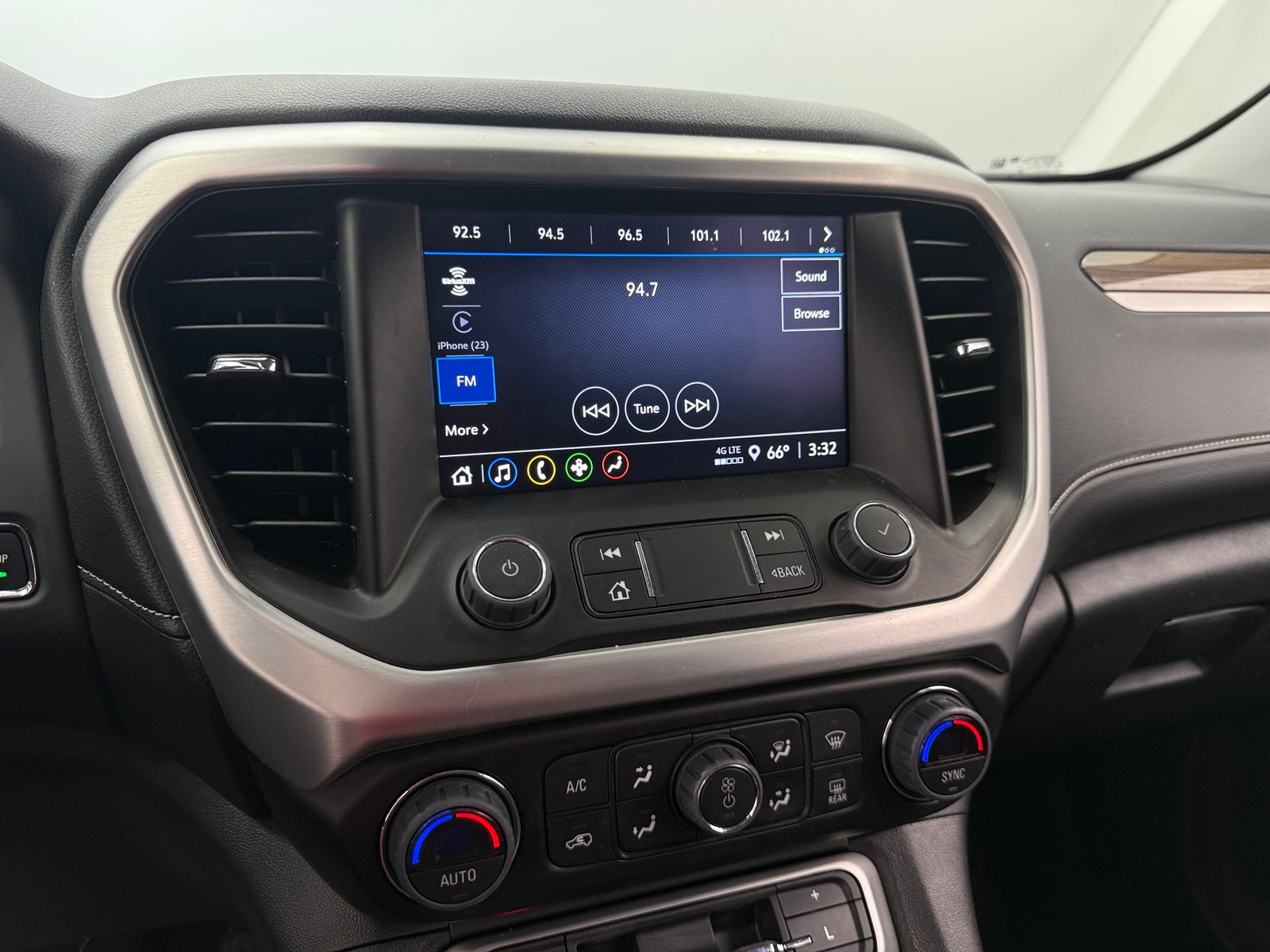 Thumbnail: 2023 GMC Acadia - 4