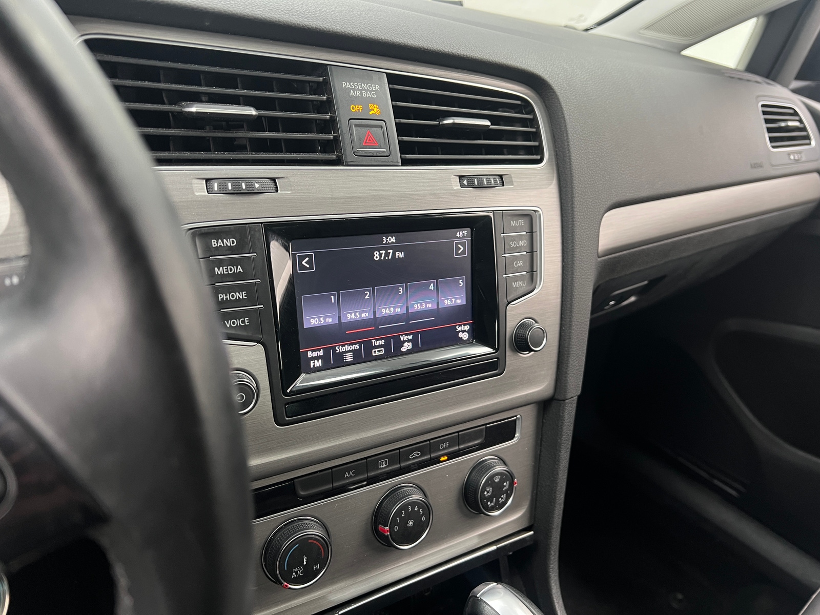 Thumbnail: 2015 Volkswagen Golf - 3