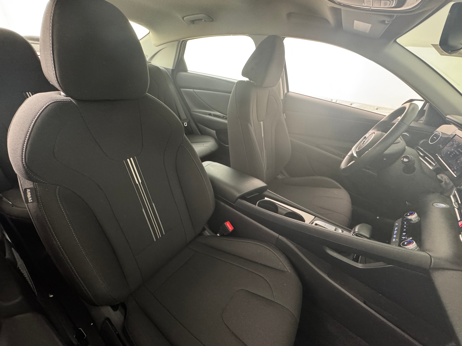 Thumbnail: 2022 Hyundai Elantra - 2