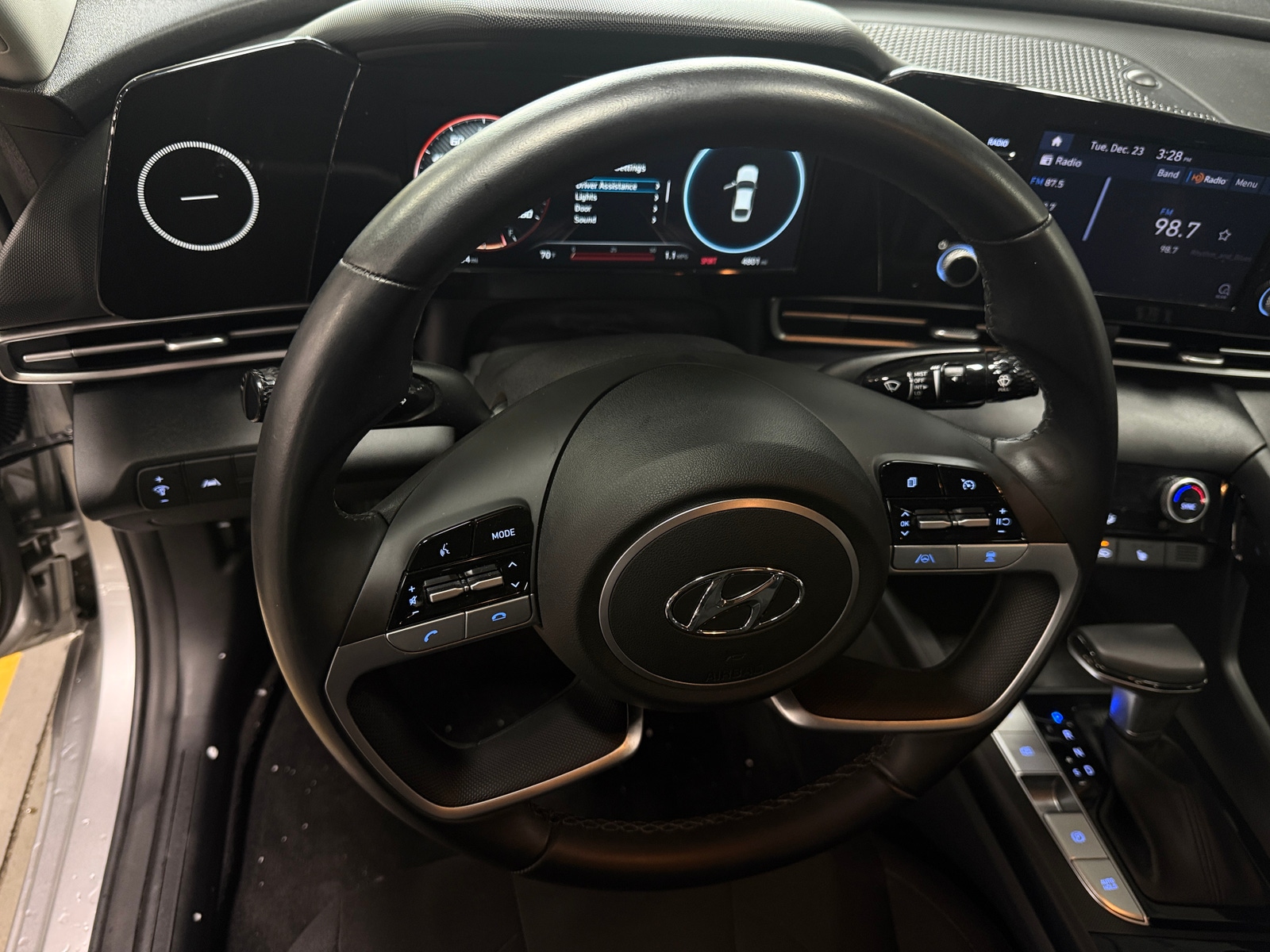 Thumbnail: 2022 Hyundai Elantra - 5