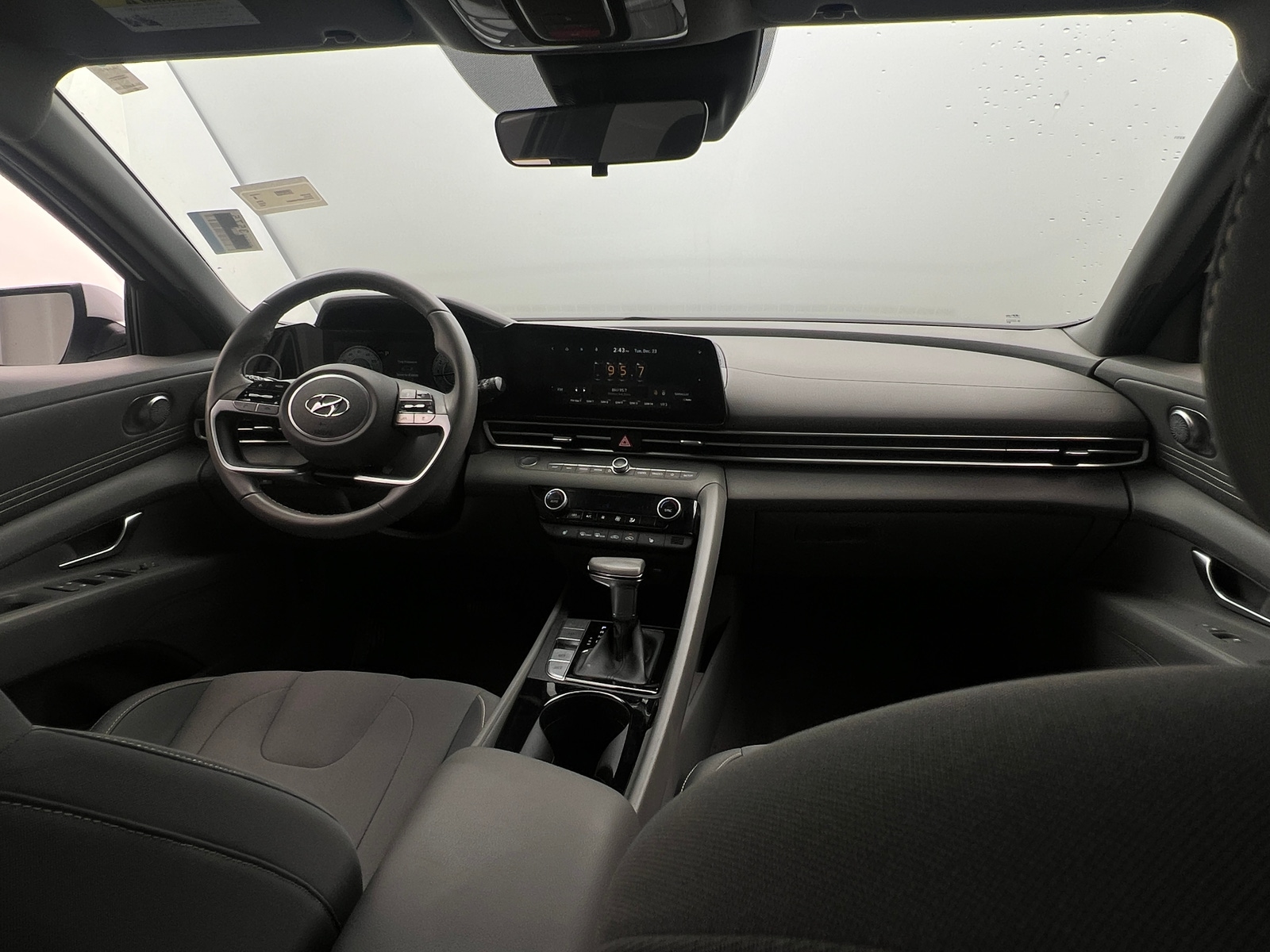 Thumbnail: 2023 Hyundai Elantra - 3