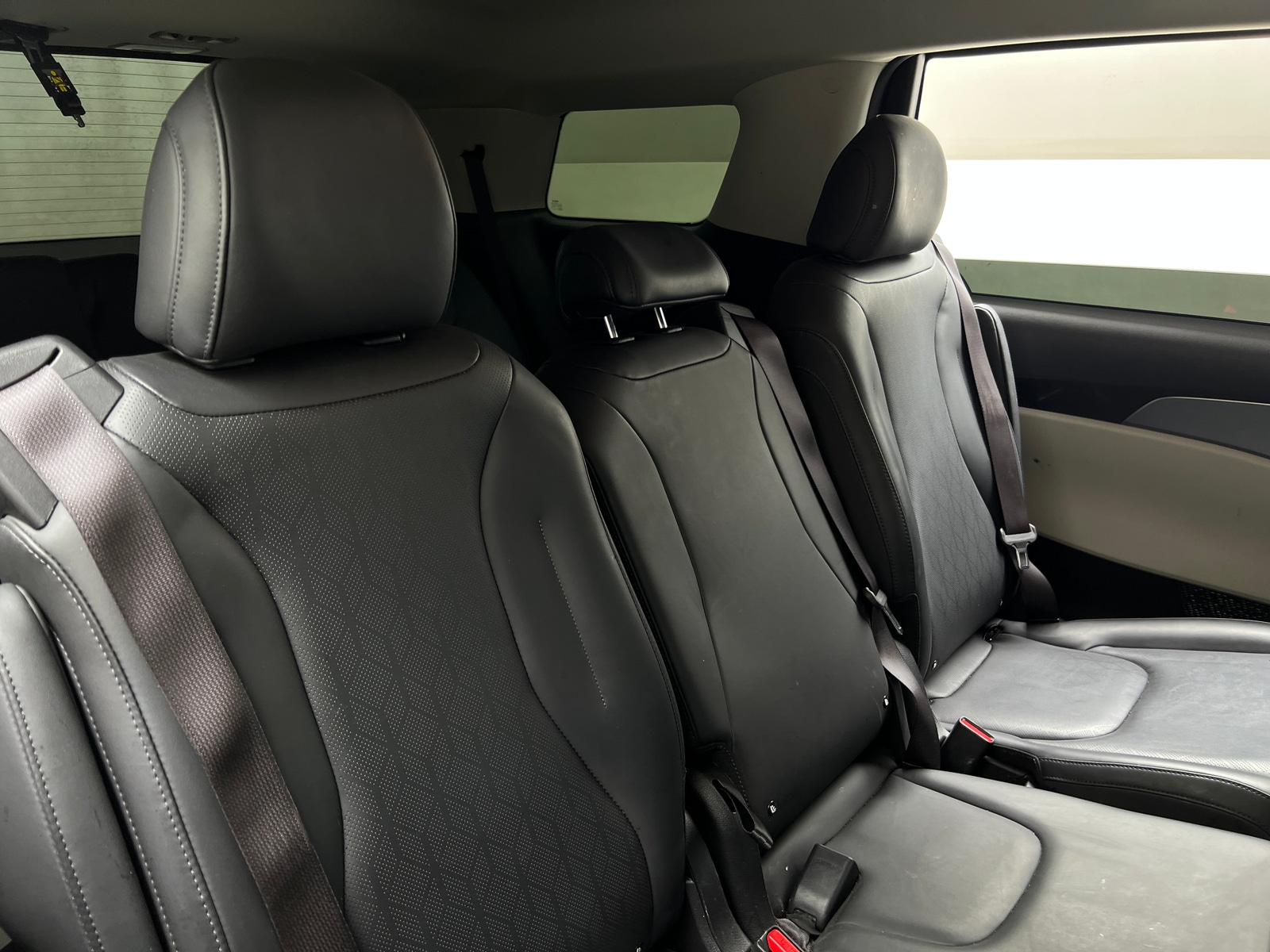 Thumbnail: 2023 Kia Carnival - 5