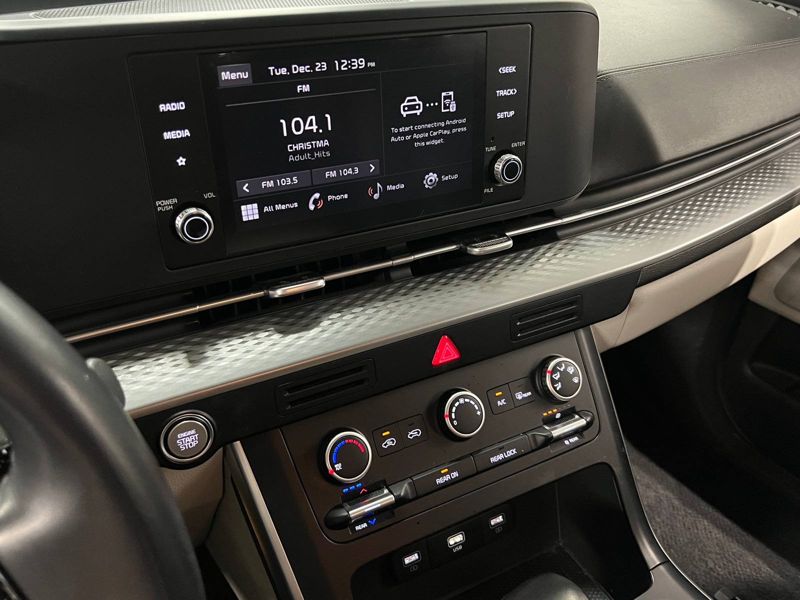 Thumbnail: 2023 Kia Carnival - 3