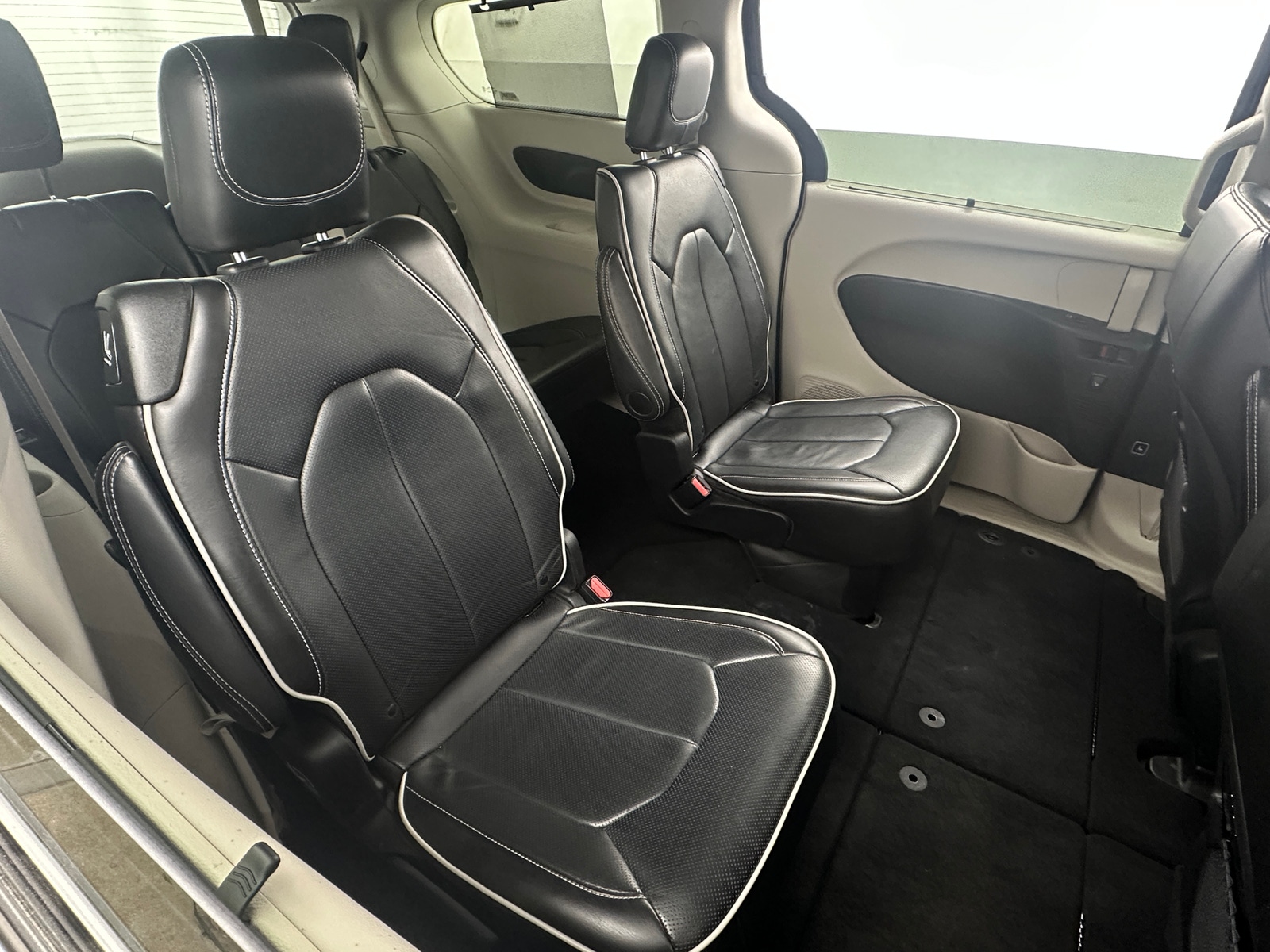 Thumbnail: 2024 Chrysler Pacifica - 5