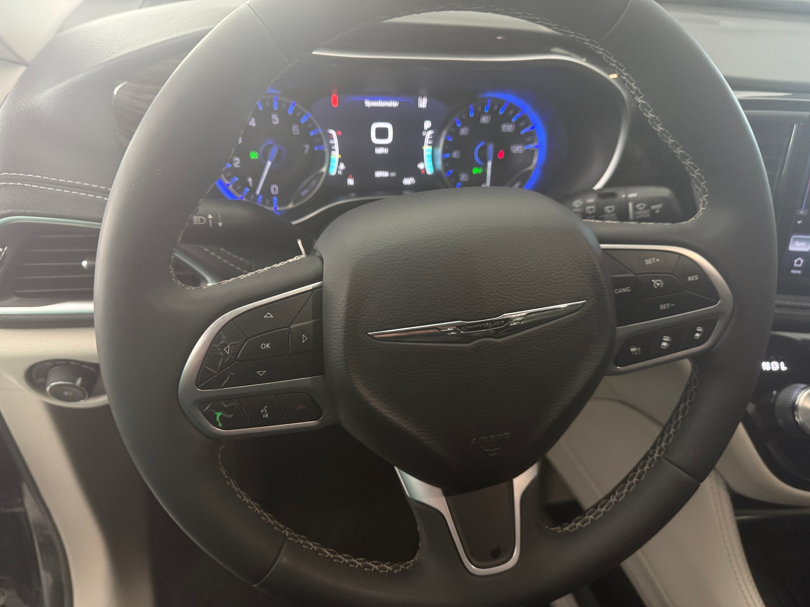 Thumbnail: 2024 Chrysler Pacifica - 4