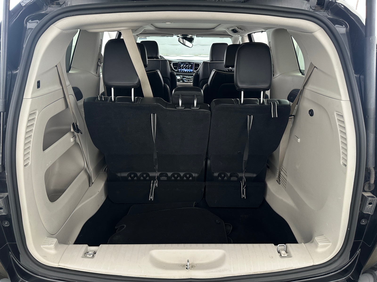 Thumbnail: 2024 Chrysler Pacifica - 6