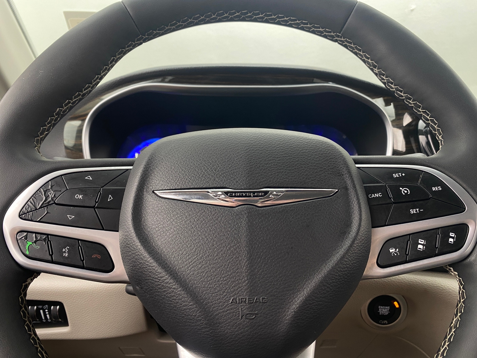 Thumbnail: 2024 Chrysler Pacifica - 4