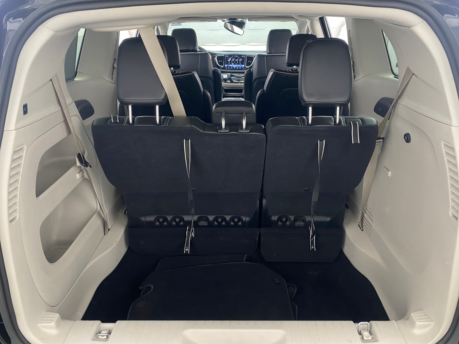 Thumbnail: 2024 Chrysler Pacifica - 6