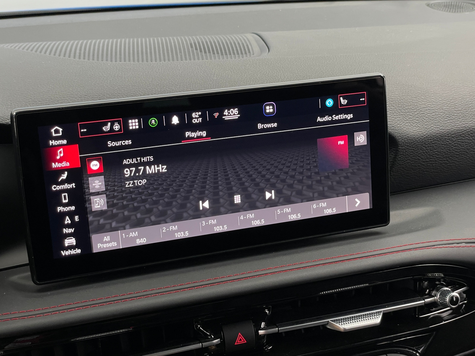 Thumbnail: 2023 Dodge Hornet - 3