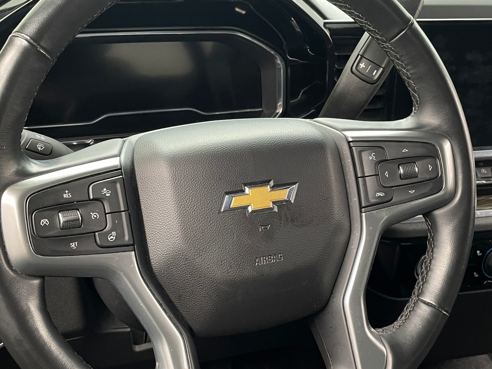 Thumbnail: 2023 Chevrolet Silverado 1500 - 5