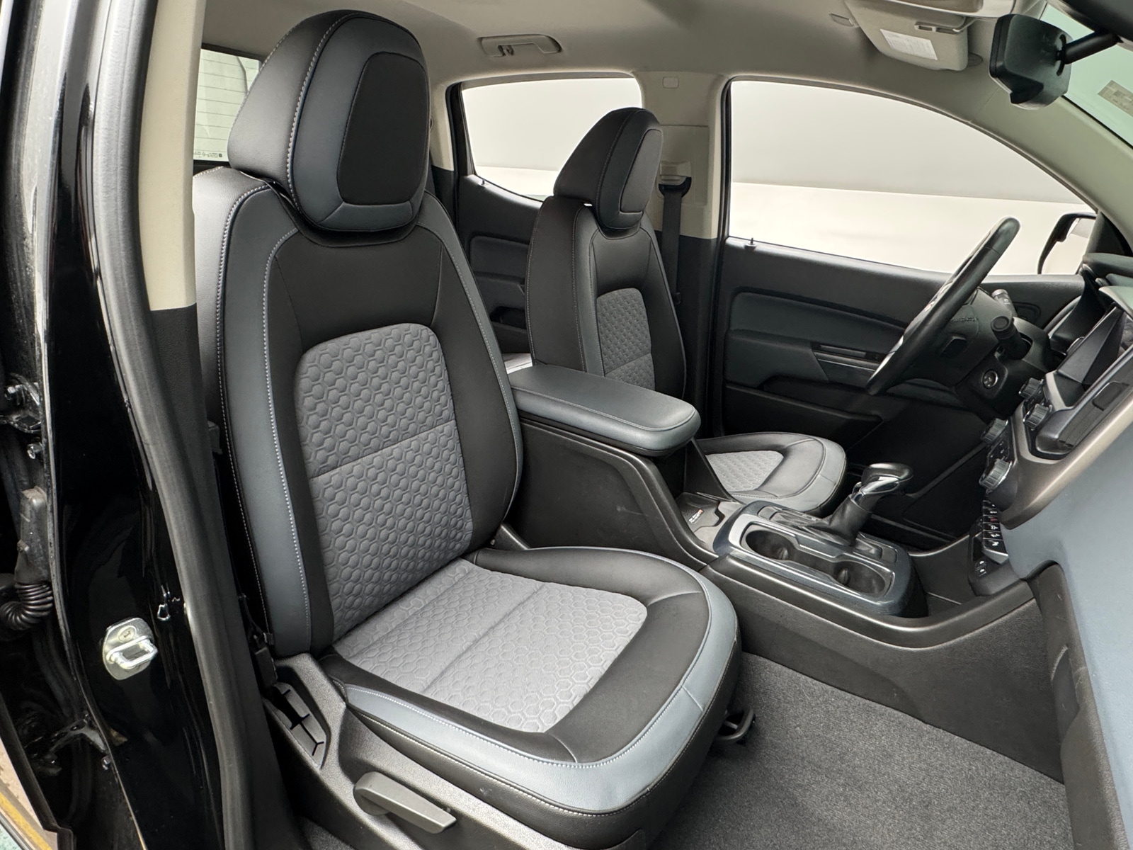 Thumbnail: 2022 Chevrolet Colorado - 2