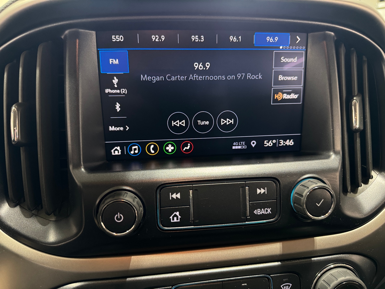 Thumbnail: 2022 Chevrolet Colorado - 4