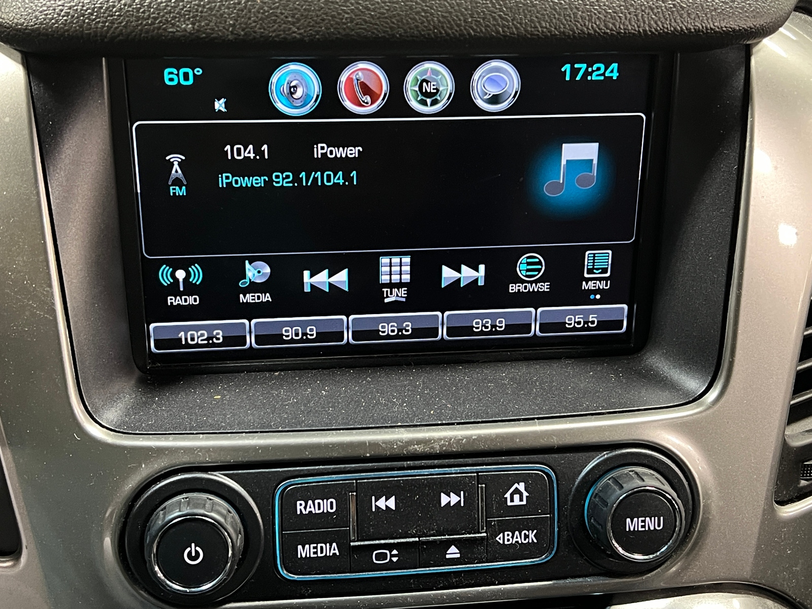 Thumbnail: 2018 Chevrolet Tahoe - 3