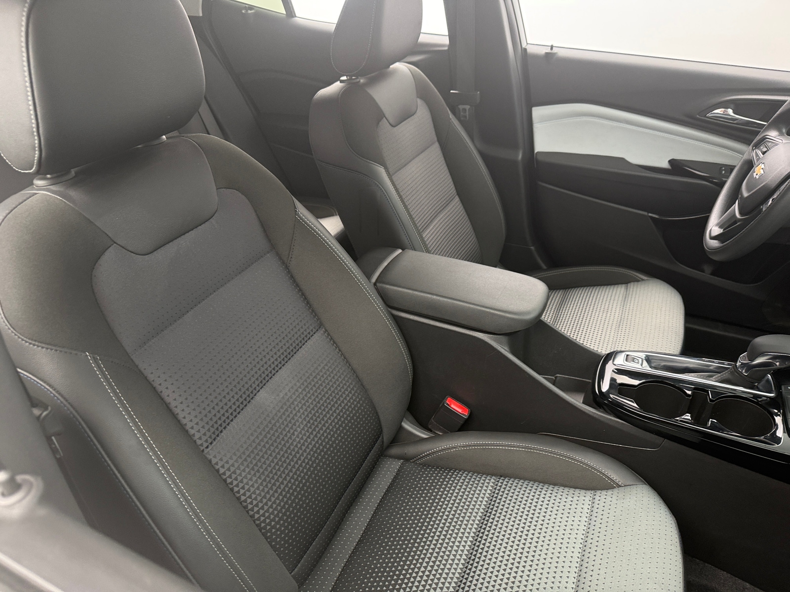 Thumbnail: 2025 Chevrolet Trax - 2