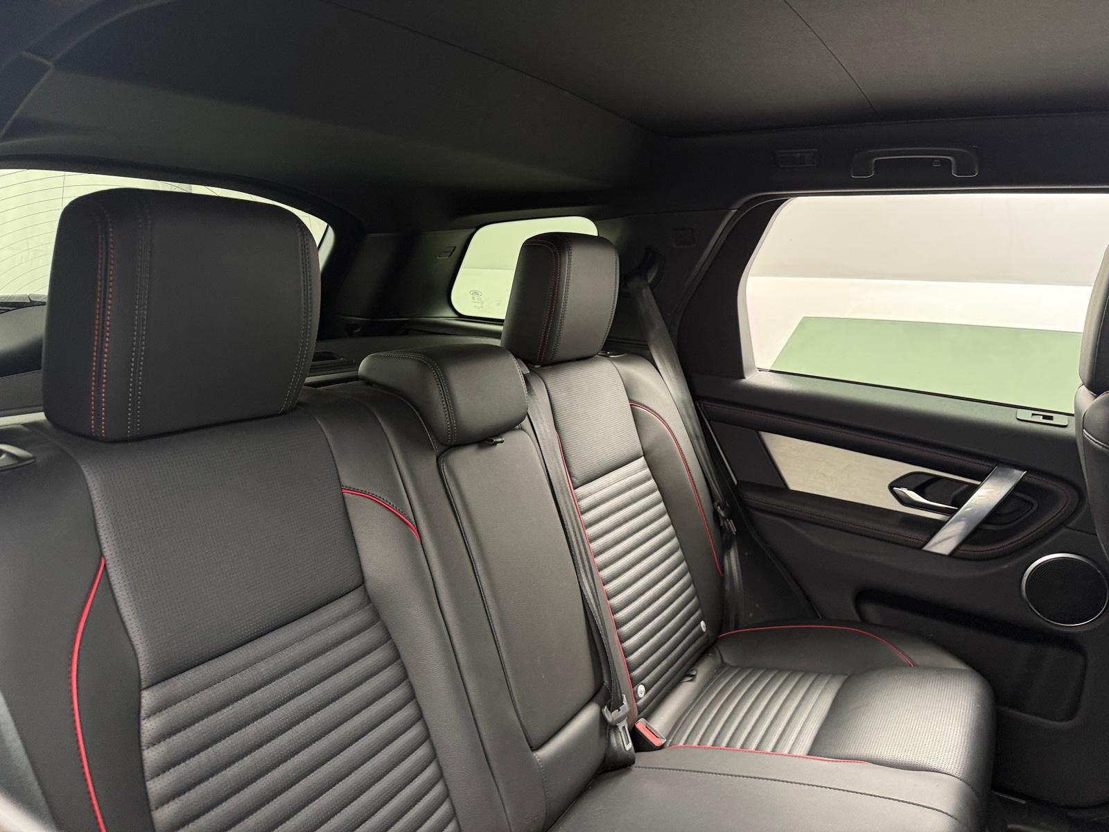 Thumbnail: 2023 Land Rover Discovery Sport - 6