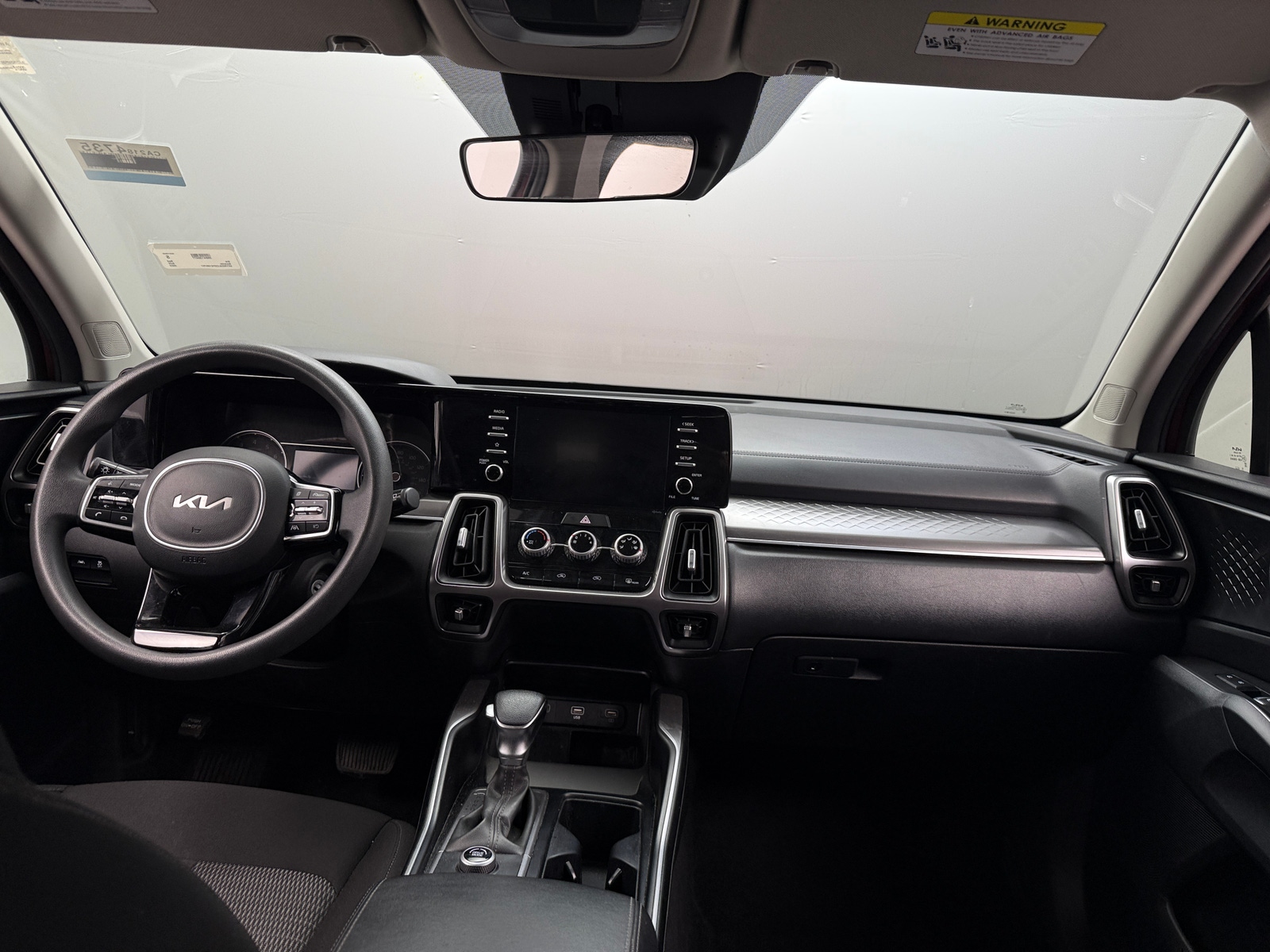 Thumbnail: 2023 Kia Sorento - 3