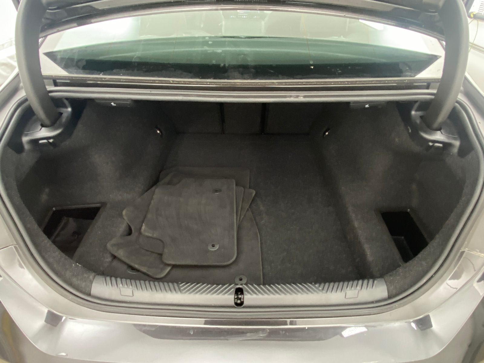 Thumbnail: 2025 BMW 5 Series - 6