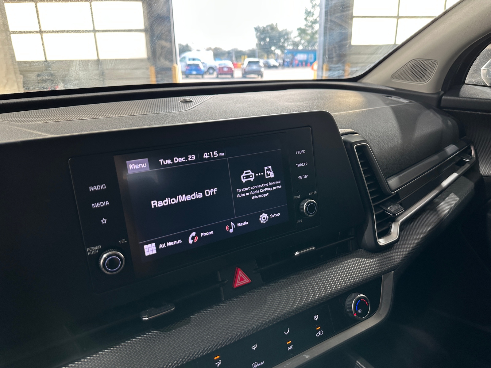 Thumbnail: 2023 Kia Sportage - 4