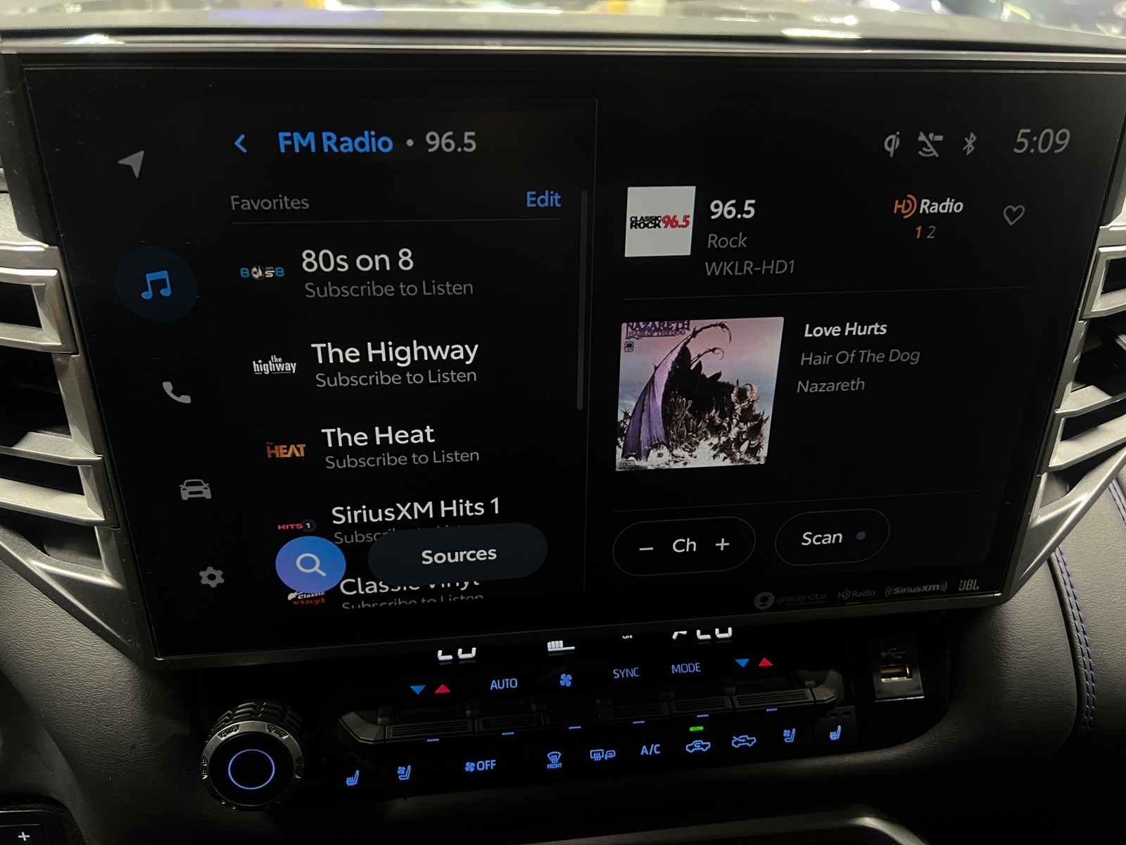 Thumbnail: 2023 Toyota Tundra - 3