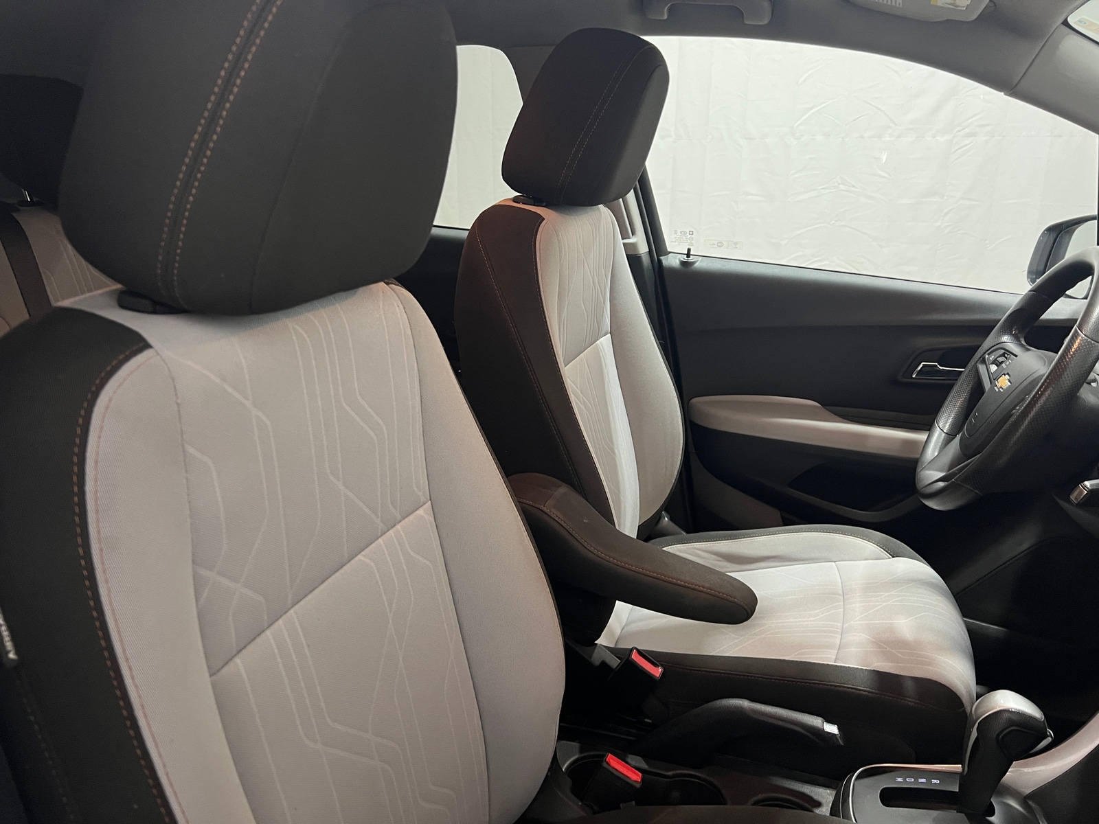 Thumbnail: 2017 Chevrolet Trax - 2