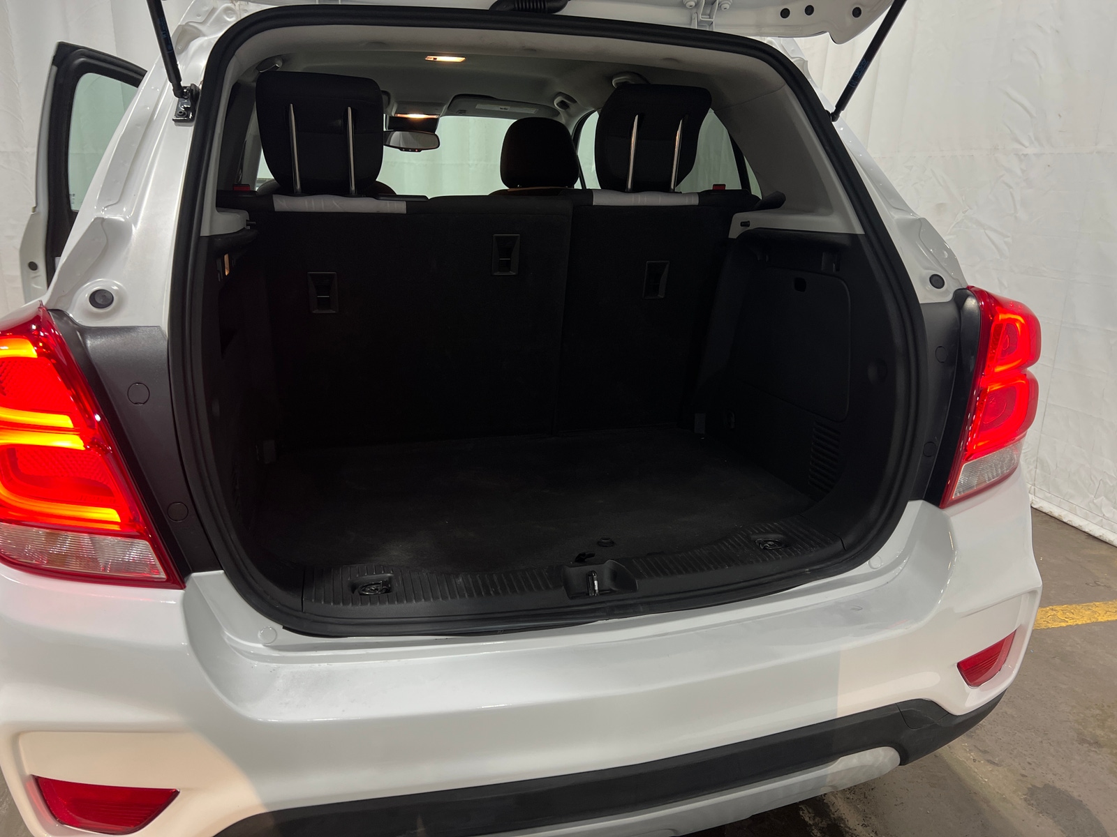 Thumbnail: 2017 Chevrolet Trax - 7