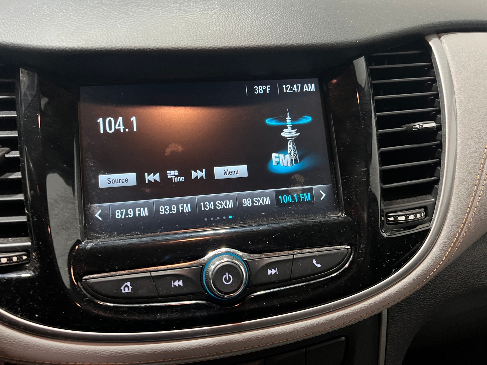 Thumbnail: 2017 Chevrolet Trax - 4