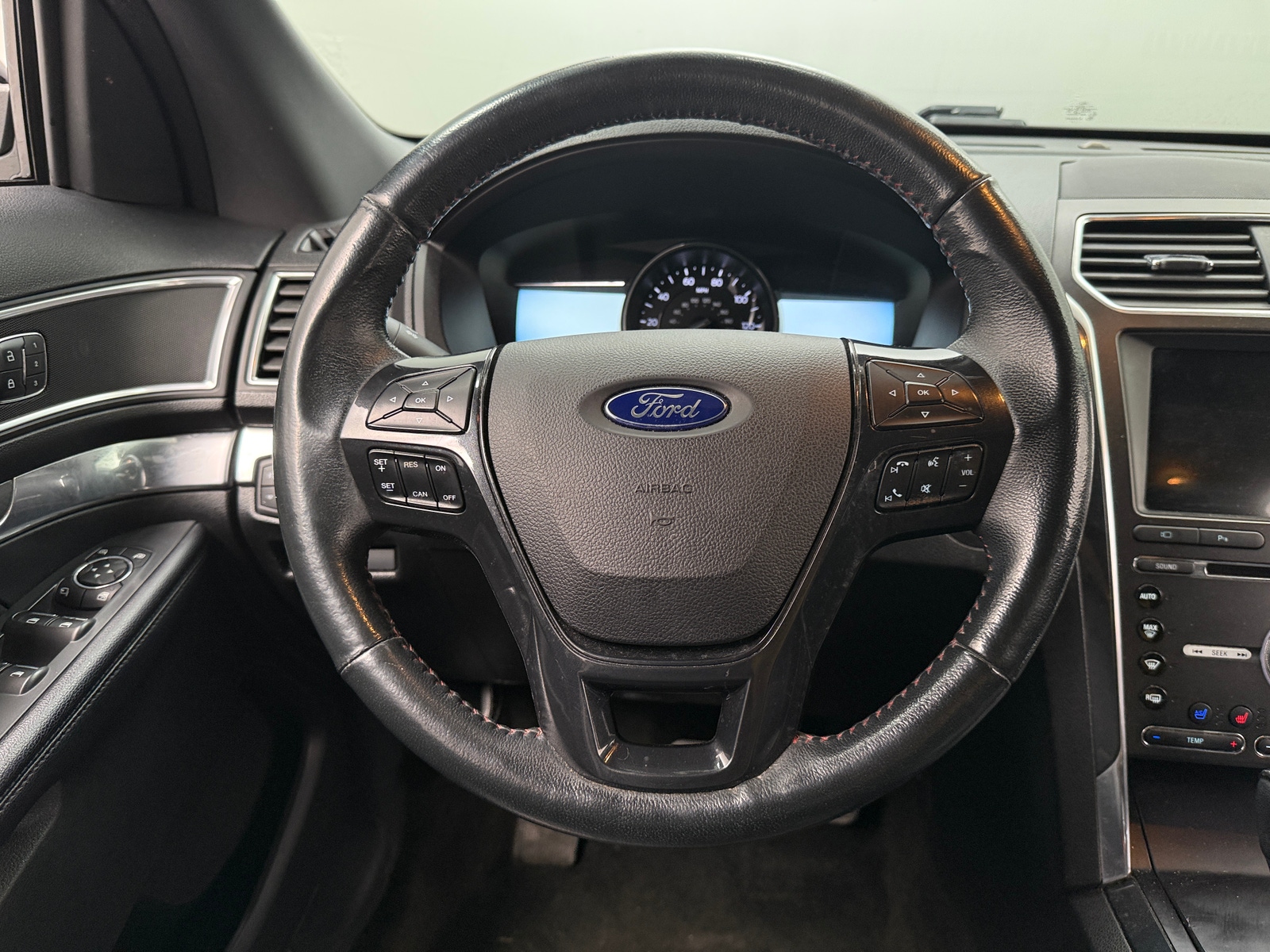 Thumbnail: 2017 Ford Explorer - 4