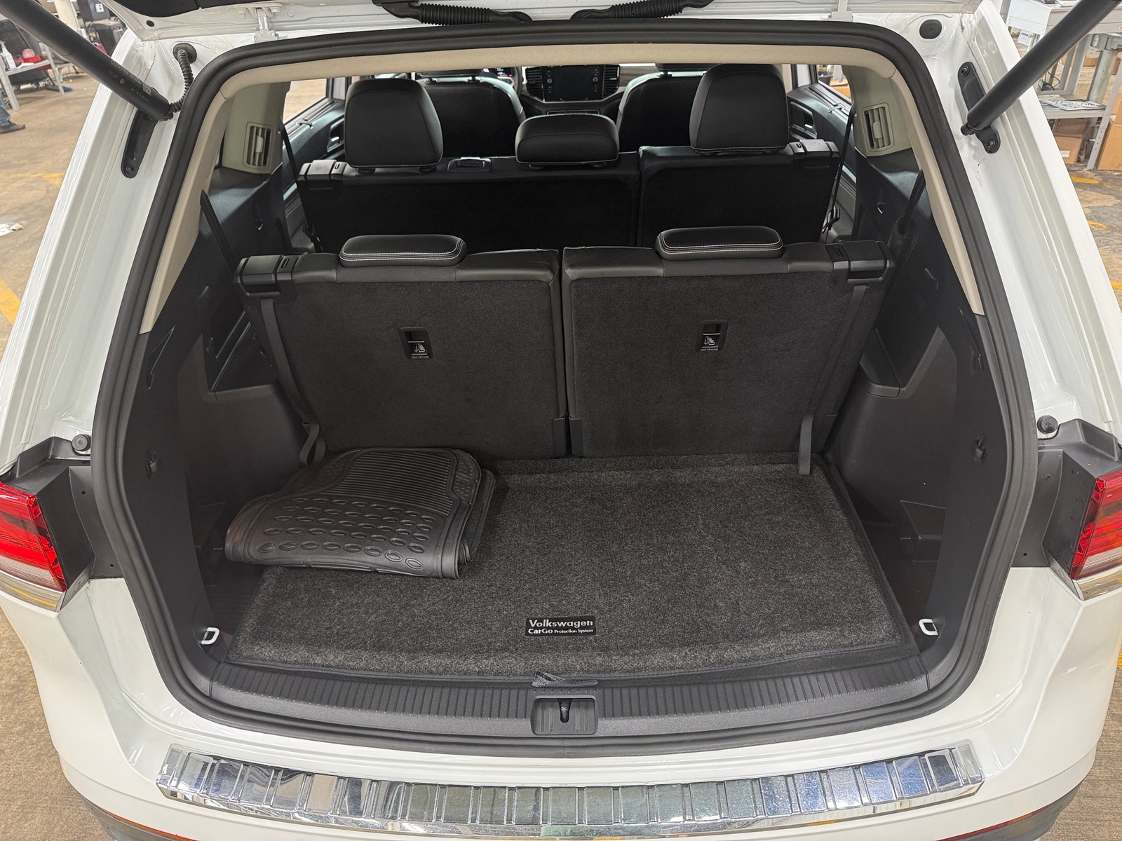 Thumbnail: 2023 Volkswagen Atlas - 6