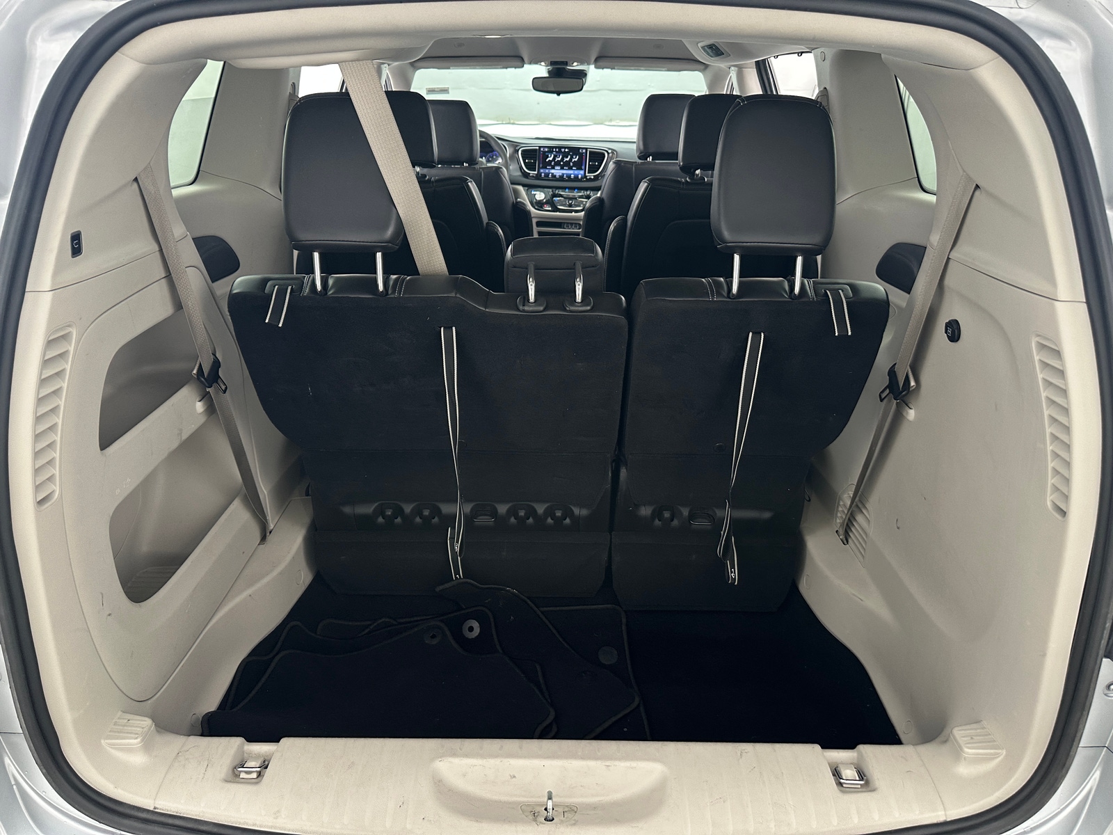 Thumbnail: 2024 Chrysler Pacifica - 6