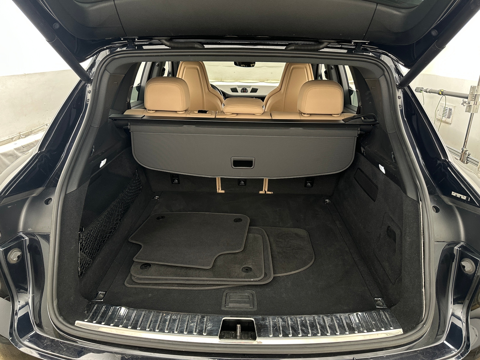 Thumbnail: 2023 Porsche Cayenne - 6