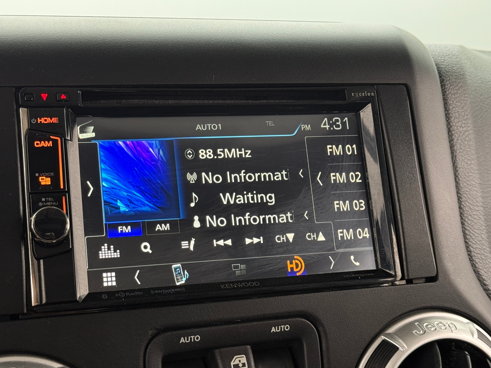 Thumbnail: 2015 Jeep Wrangler - 3