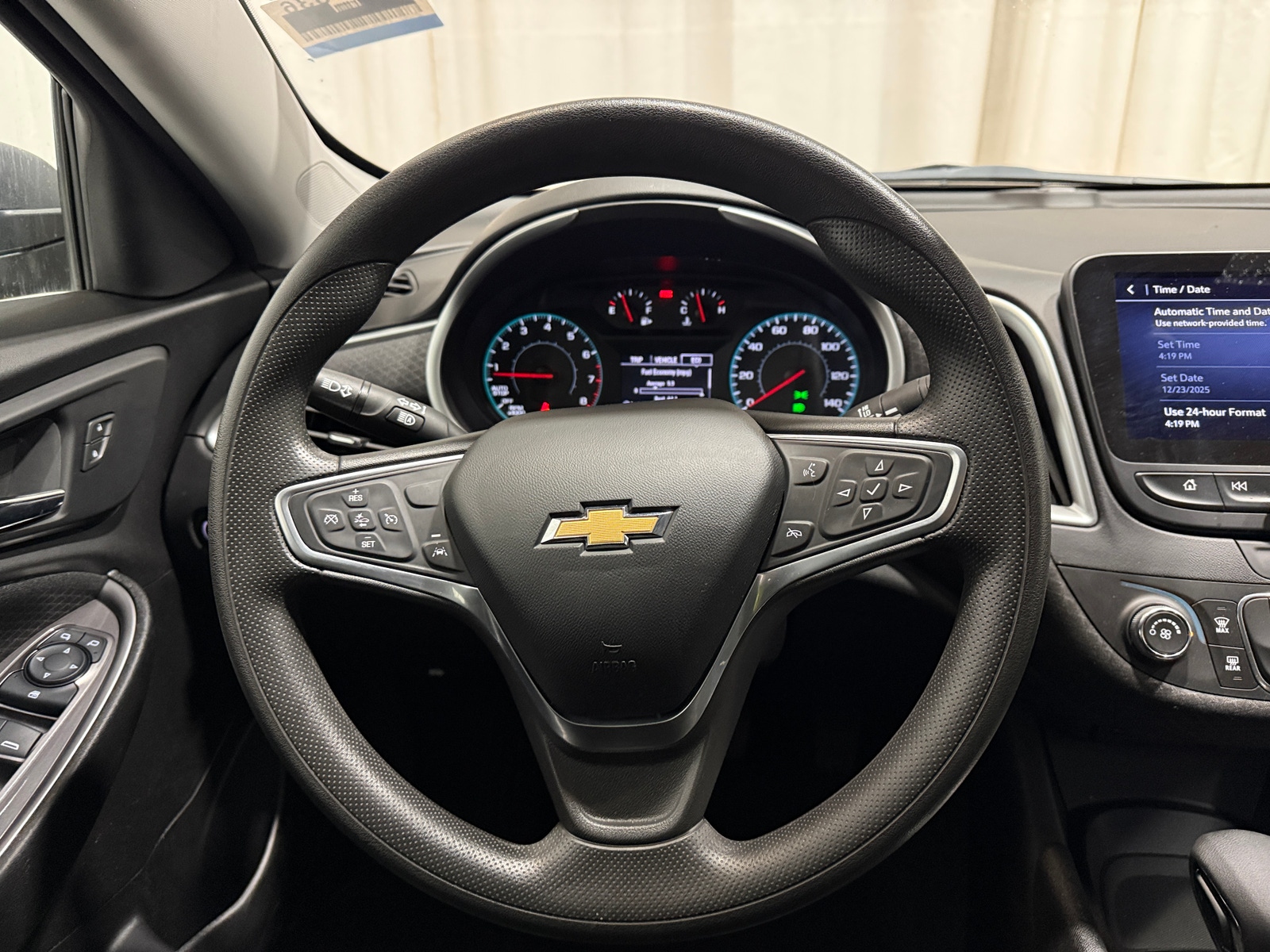 Thumbnail: 2023 Chevrolet Malibu - 5