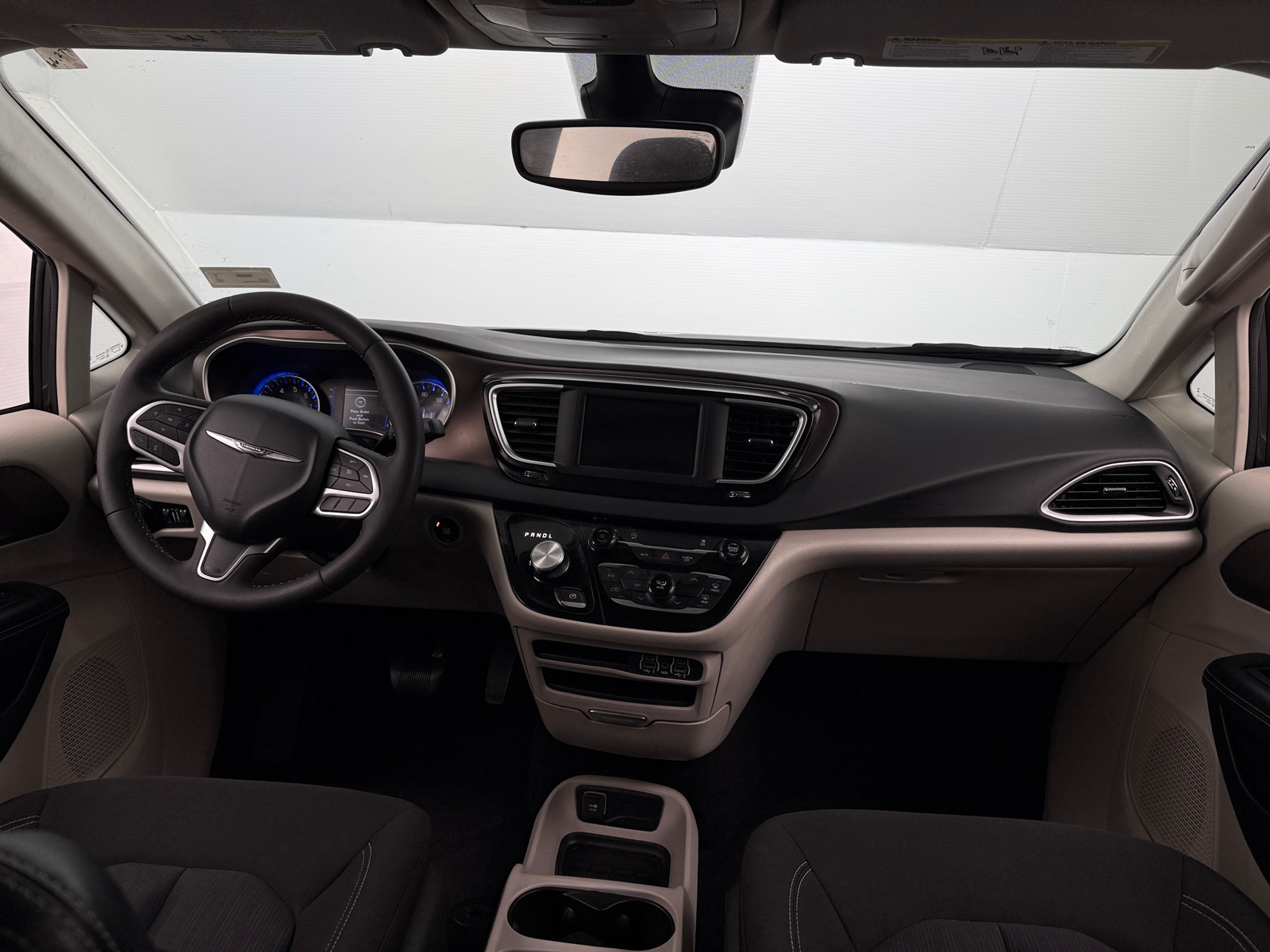 Thumbnail: 2023 Chrysler Voyager - 3