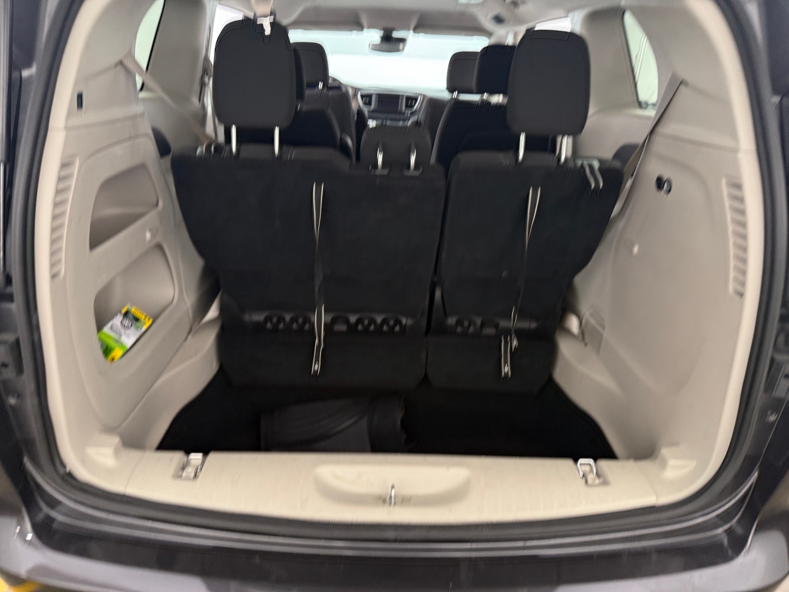 Thumbnail: 2023 Chrysler Voyager - 7