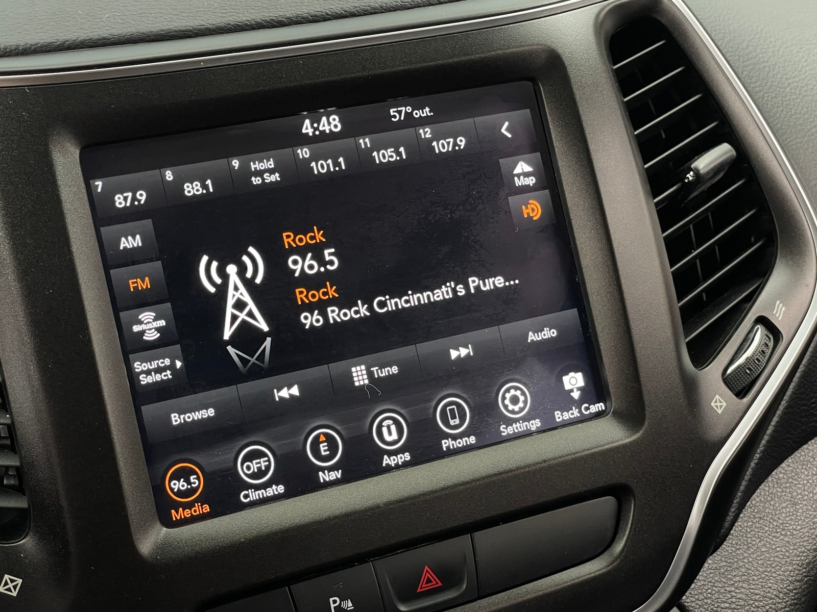 Thumbnail: 2020 Jeep Cherokee - 4