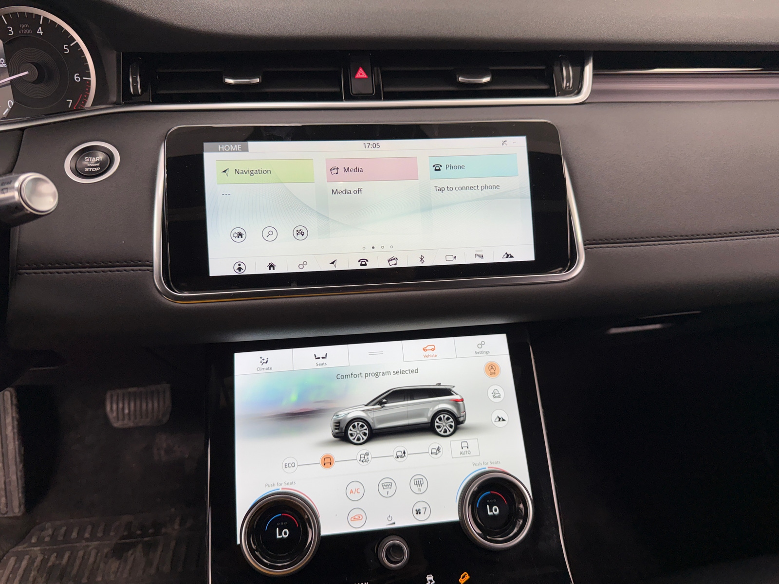 Thumbnail: 2020 Land Rover Range Rover Evoque - 3