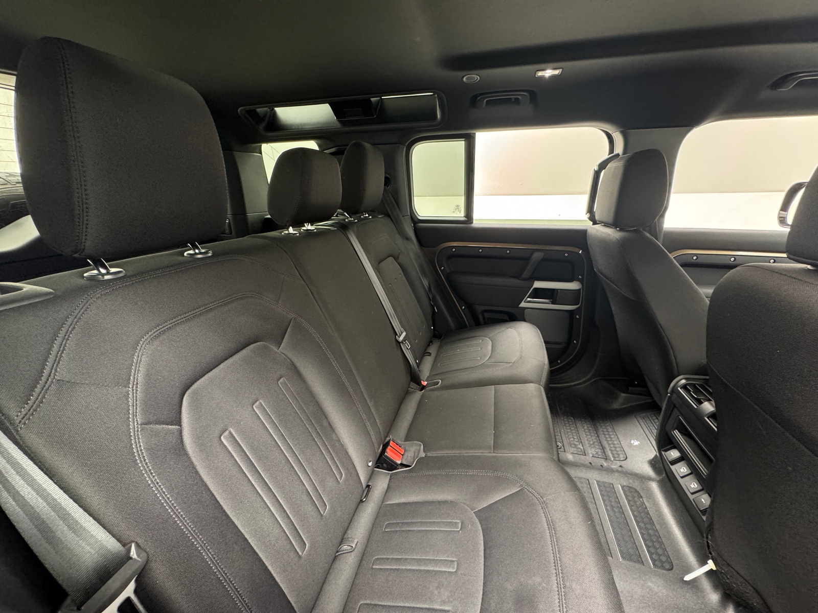 Thumbnail: 2021 Land Rover Defender - 6