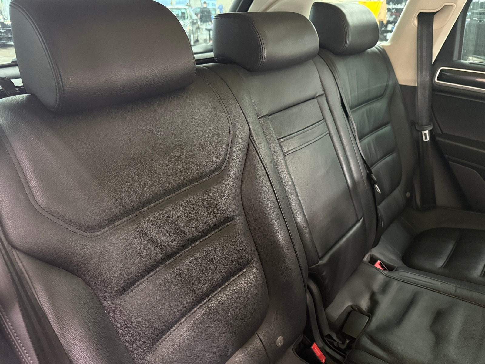 Thumbnail: 2015 Volkswagen Touareg - 6