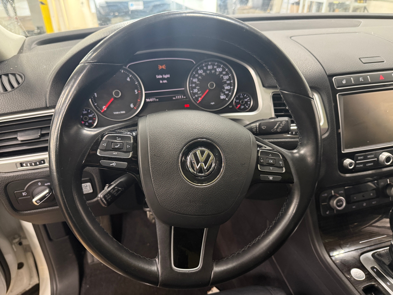 Thumbnail: 2015 Volkswagen Touareg - 5