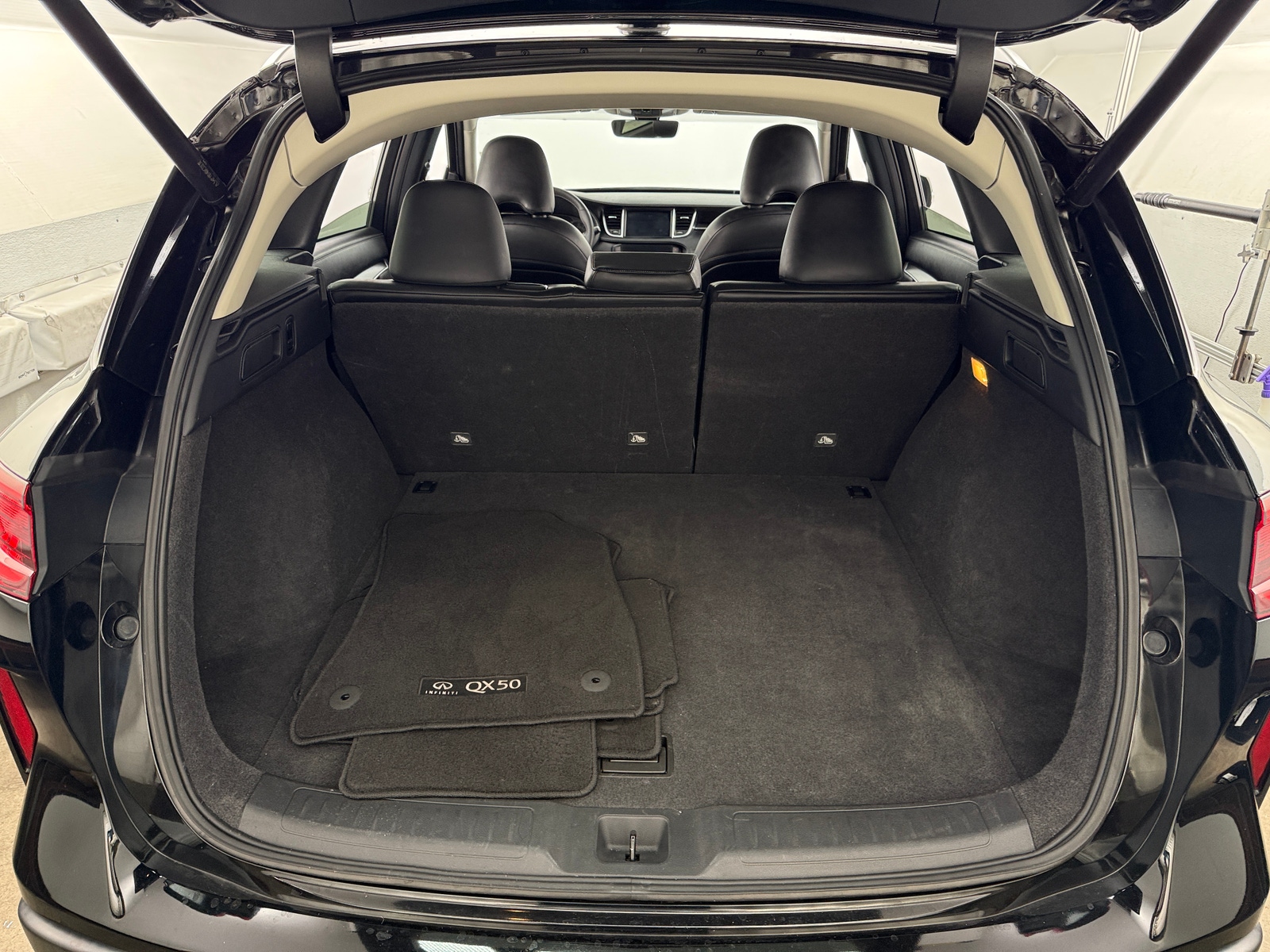 Thumbnail: 2023 INFINITI QX50 - 6