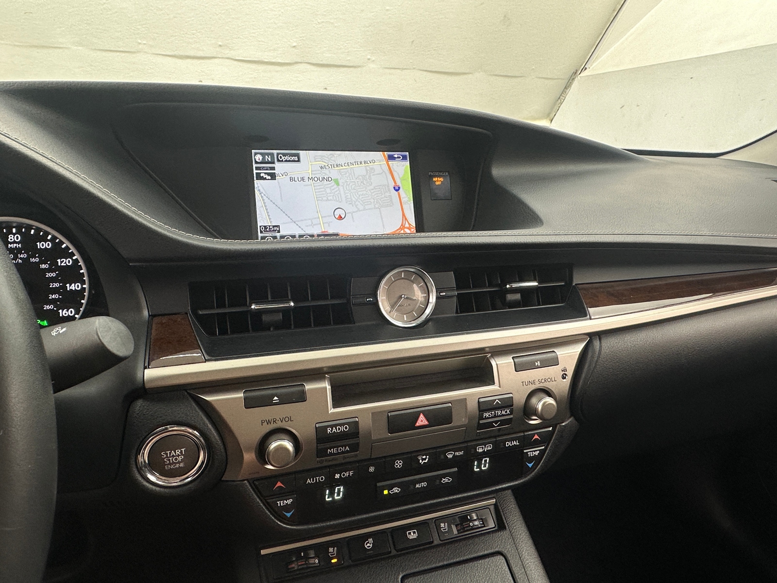 Thumbnail: 2015 Lexus ES - 3