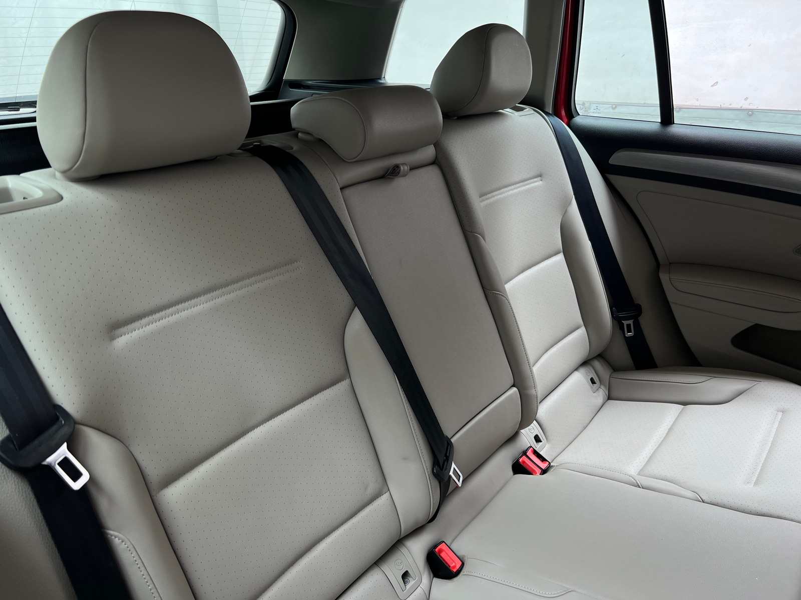 Thumbnail: 2015 Volkswagen e-Golf - 5