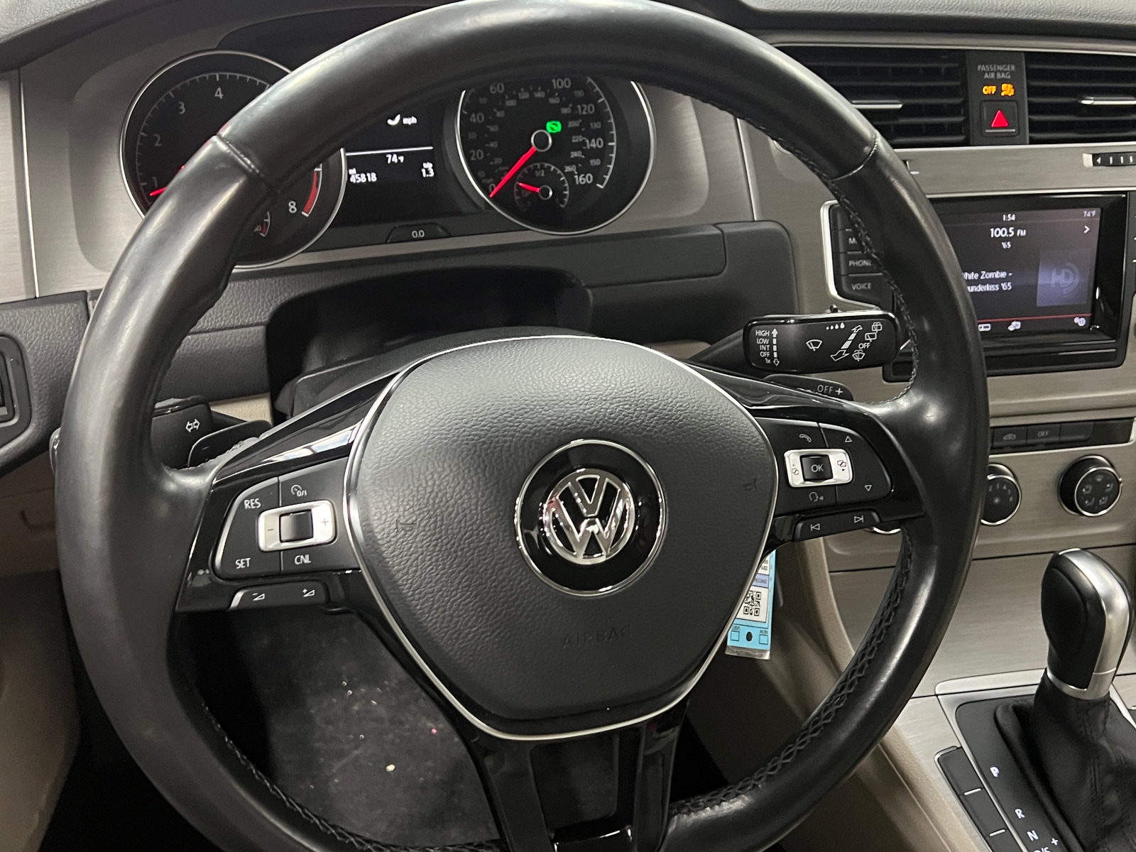 Thumbnail: 2015 Volkswagen e-Golf - 4